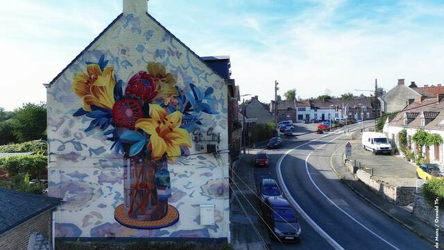 Pastel, Trois fleurs de lys et la campagne, 2022, Place de Saint-Denis 3 (Saint-Denis)